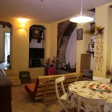 아파트 A Casa Di Anna *